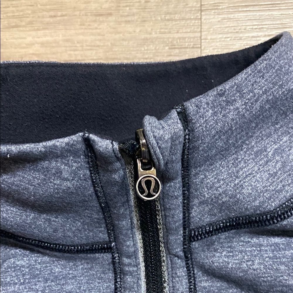 Lululemon Run: U-Turn Pullover (First Release) Reversible Black Gray Size 4 - Picture 15 of 16